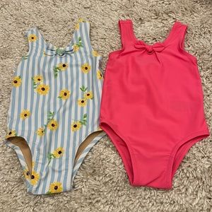 Old navy baby girl swimsuits 12-18m